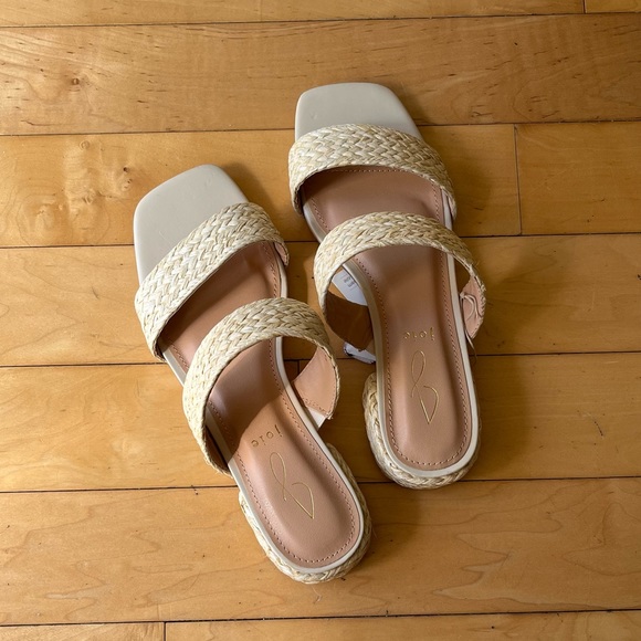 Joie Shoes - Brand new Joie raffia sandals